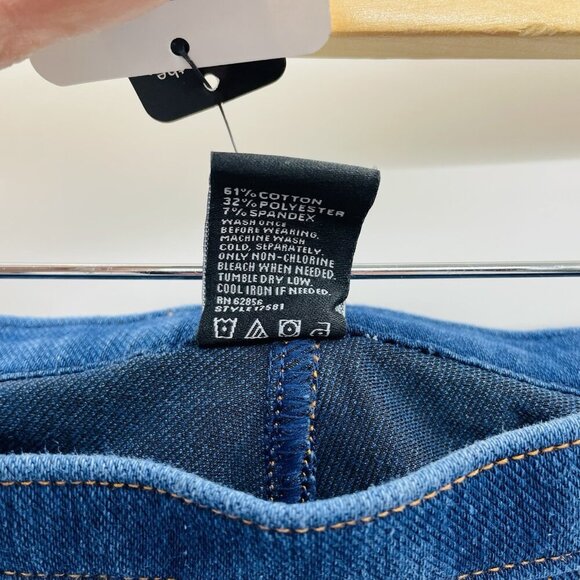 Hue Womens Size Small Mid-Rise Pull-On Denim Capri Leggings in Medium Wash $40 - Picture 8 of 10